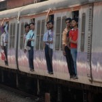 train through dharavi at mahim station 2